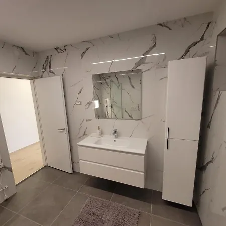 公寓 The Setting Sun