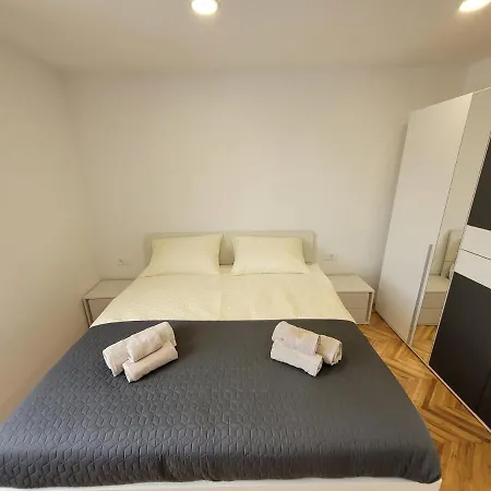 The Setting Sun Apartment