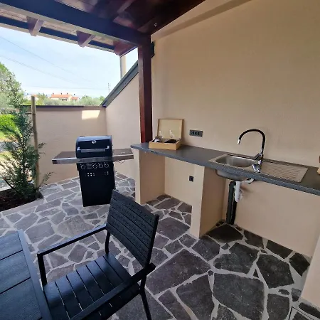 アパート The Setting Sun *